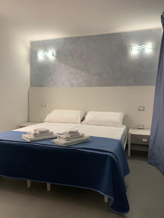 3 Rooms Chiaia Наполи Екстериор снимка