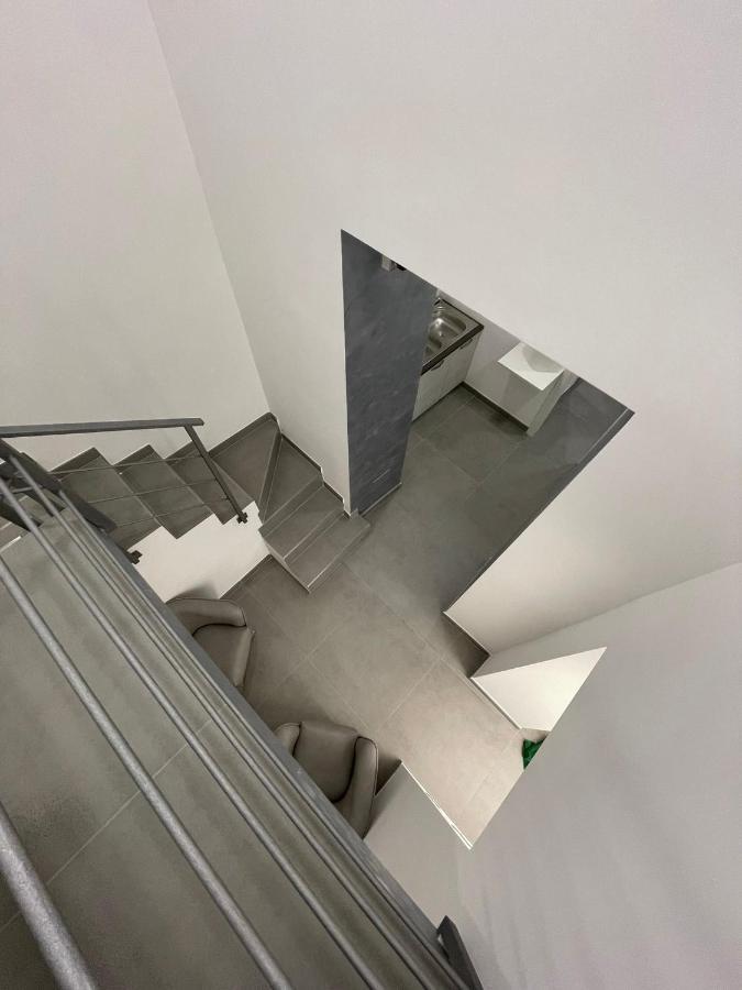 3 Rooms Chiaia Наполи Екстериор снимка
