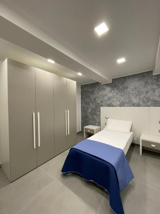 3 Rooms Chiaia Наполи Екстериор снимка