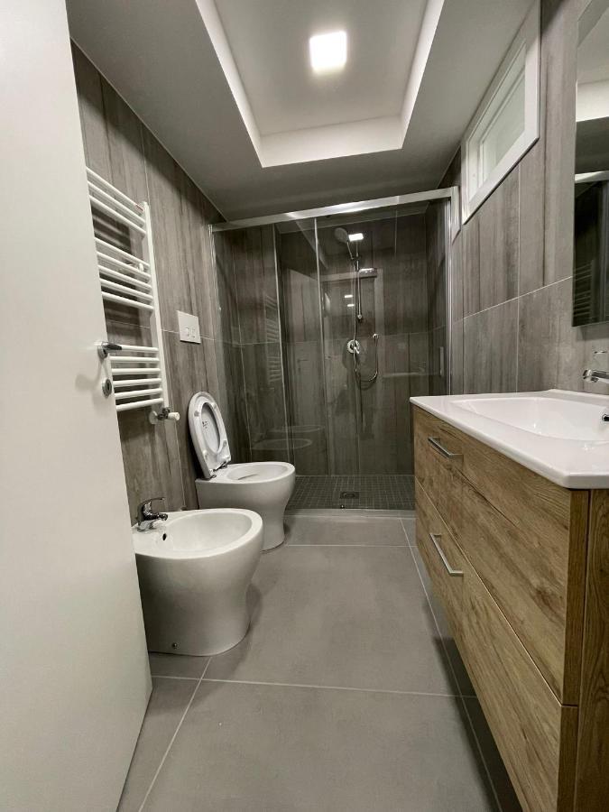 3 Rooms Chiaia Наполи Екстериор снимка