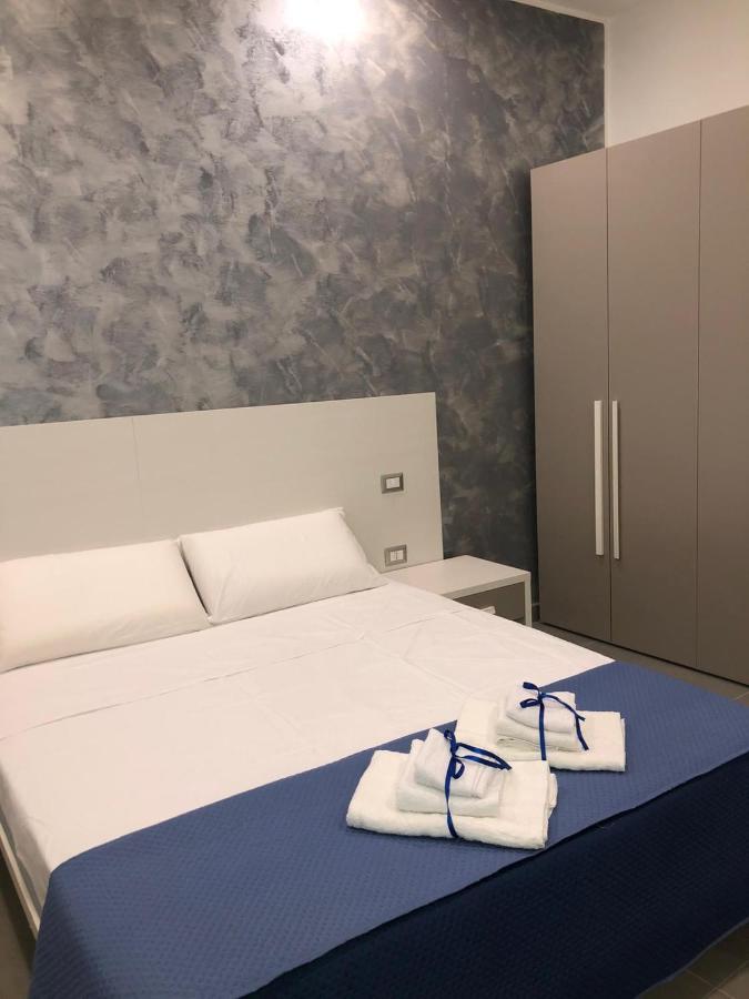 3 Rooms Chiaia Наполи Екстериор снимка